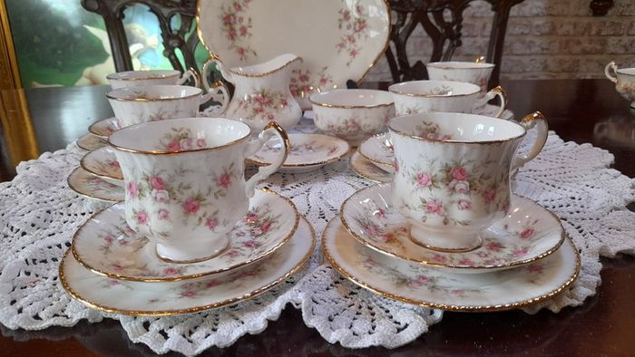 Paragon "Victorian Rose " tea set