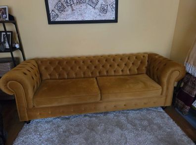Good as new, a Soft Velvet Sofa,