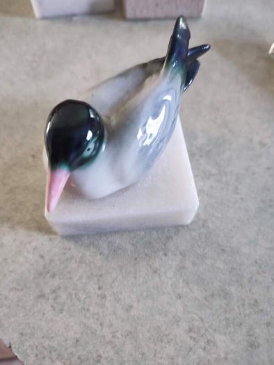 Royal Copenhagen figurine seagull on marble plinth.