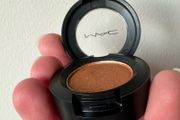 Mac bundle lip liner and eyeshadow