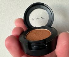 Mac eyeshadow golden glitter