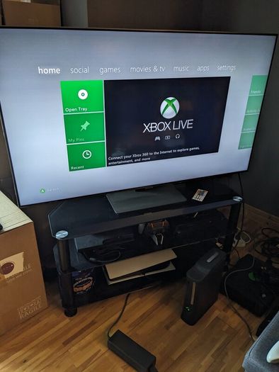 Xbox 360 Console with controller