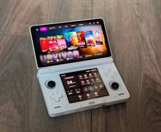 AYN Thor Pro 12GB + 256GB White + 512 GB Sandisk MicroSD