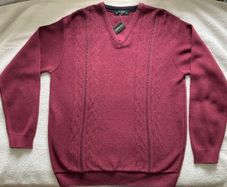 Jumper Size Medium (38-40ins 97-102cms). New