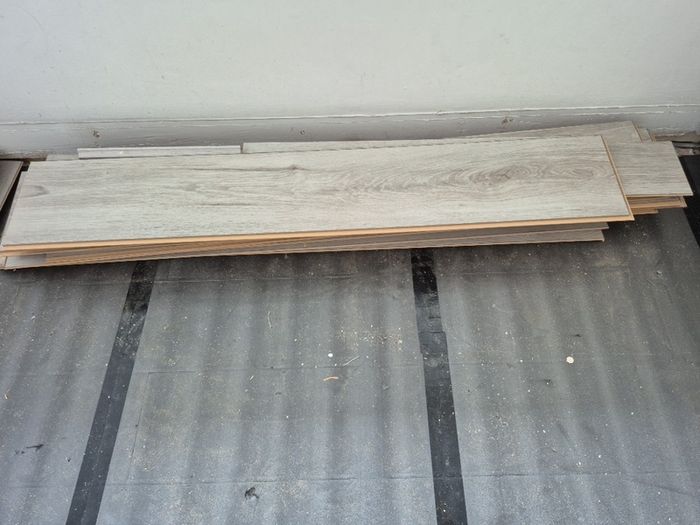 Laminate 12mm light grey