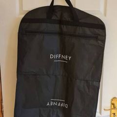 Suit carrier
