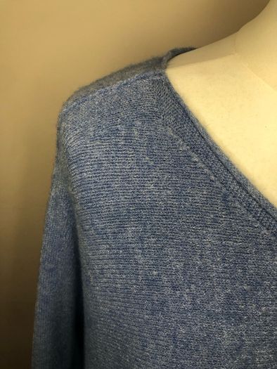 Blue woolly jumper (size 24)