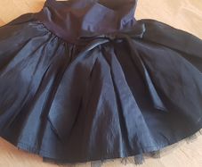 BLACK  skirt age 4-6 yrs
