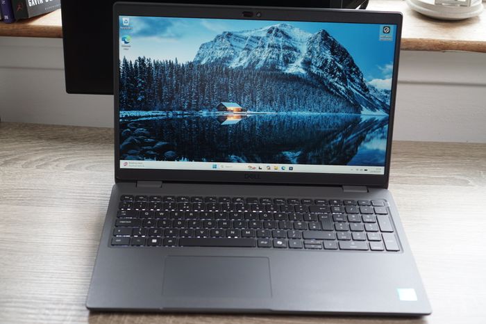 Dell Latitude 3550 15.6" | i5-1335U | 16GB | 256GB