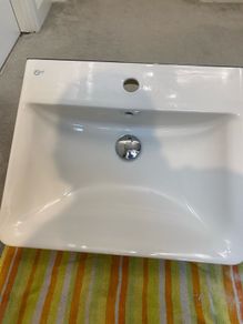 Bathroom sink