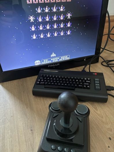 Commodore 64 , The C64 Mini Black Edition with 25 Games and Controllers