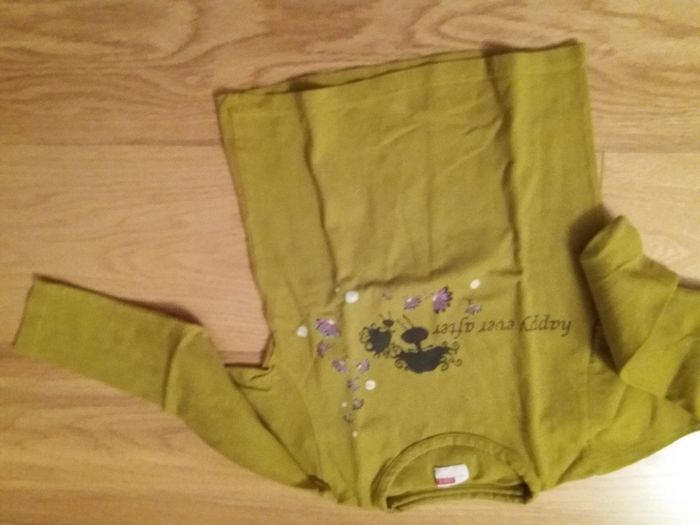 2 Girls tops  Age 5-6