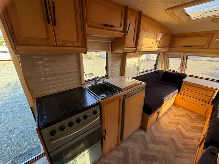 Coachman Amara 520/4