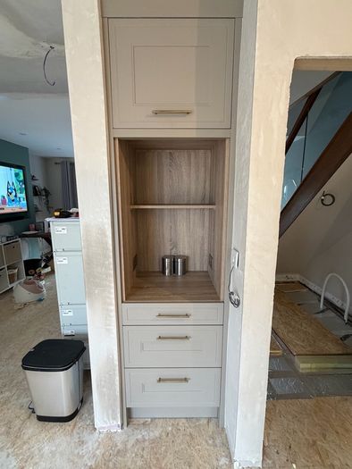 Carpenter Handyman kitchen fitter Flat pack specialist