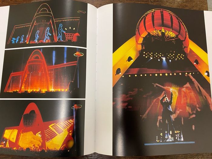 music book U2 Show The Art of Touring