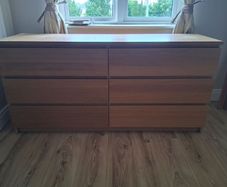 chest of drawers and 2 bedside lockers