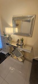 Luxury Crushed Diamond & Mirrored 3-Piece Entryway Set (Console Table, Mirror, Lamp Quick sale
