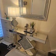 Luxury Crushed Diamond & Mirrored 3-Piece Entryway Set (Console Table, Mirror, Lamp Quick sale