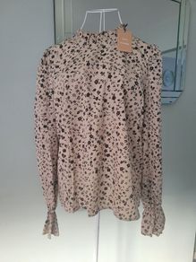 bnwt Frenchy blouse