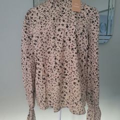 bnwt Frenchy blouse