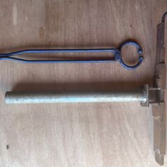 Cattle nose tongs & antiback bar