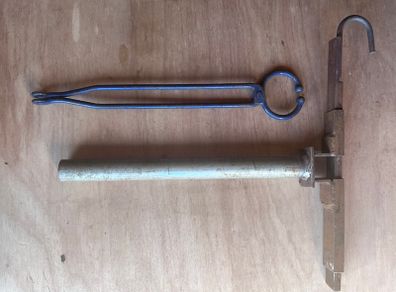 Cattle nose tongs & antiback bar