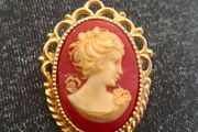 Vintage Cameo Brooch
