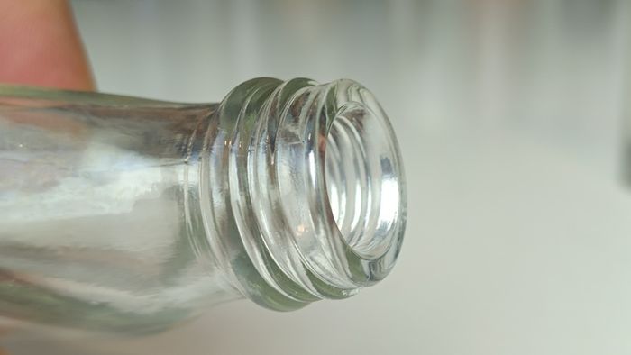 495 - Set of 6 Vintage Clear Glass Screw Cork Top Collectible Decorative Bottles and Jars
