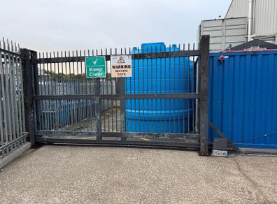 sliding gate