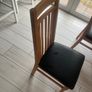 Table and chairs Image 3