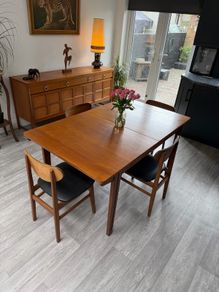 Mid Century Extendable Dining Table