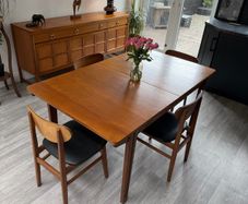 Mid Century Extendable Dining Table