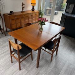 Mid Century Extendable Dining Table