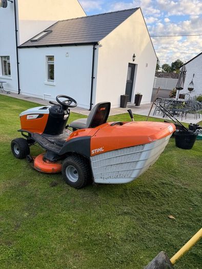 Ride on lawn mower