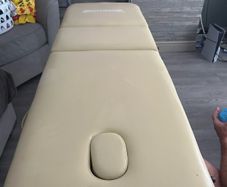 Eyelash/massage bed