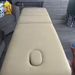 Eyelash/massage bed