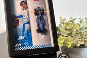 Carlos Sainz F1 Frame - 1:64 Replica #55 Williams F1 Car