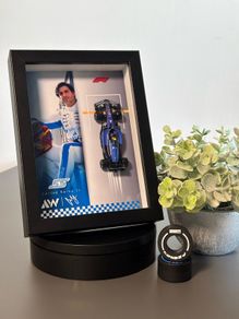 Carlos Sainz F1 Frame - 1:64 Replica #55 Williams F1 Car