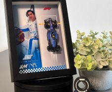 Carlos Sainz F1 Frame - 1:64 Replica #55 Williams F1 Car