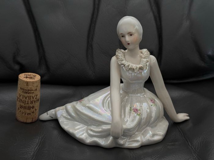 Royal Doulton The Ballerina porcelain figurine "Summer Rose