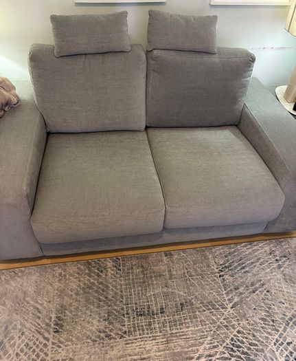 2 seater couch like new condition.