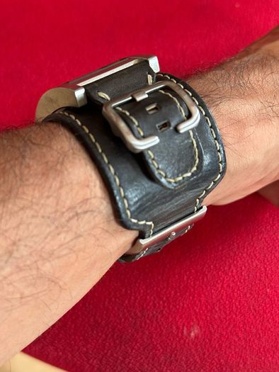 GUESS Men's watch + strap extra