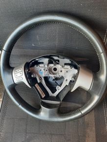 Toyota Corolla, Auris Multifunction Leather Steering wheel 2013, 2012, 2011, 2010, 2009 2008, 2007, 2006, 2005 perfect to replace damaged, worn out or high mileage steering wheel !