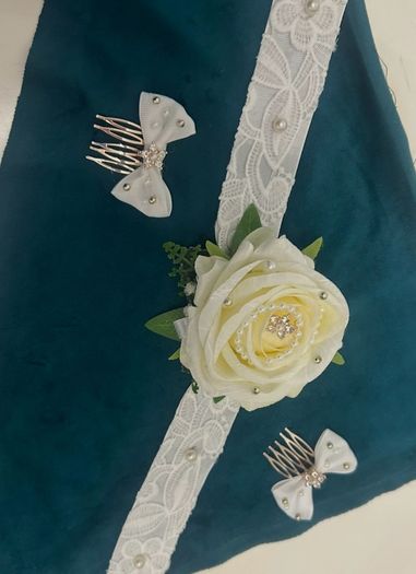 corsage