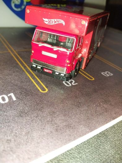 Supreme x Hot Wheels Fleet Flyer transport truck extremely rare