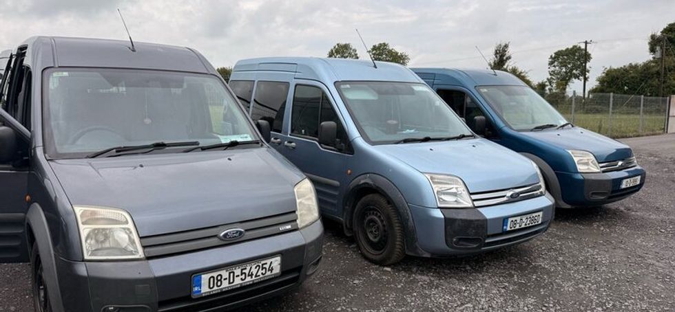 2008 / 10 Ford Connects VW Caddy Maxi NCT 2027
