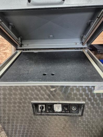Vacuum packer