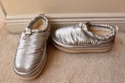 UGG Womens Maxi Clog Metallic Silver size 40 Please see photos