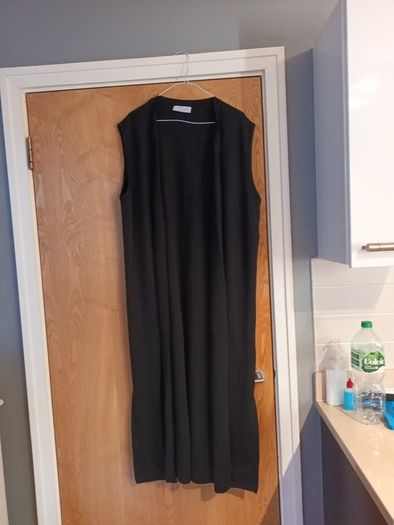 Grazia Black Longt Sleevless Cardigan & Matching Skirt. .  Size 18.