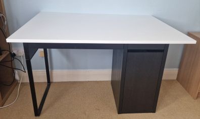 desk top white